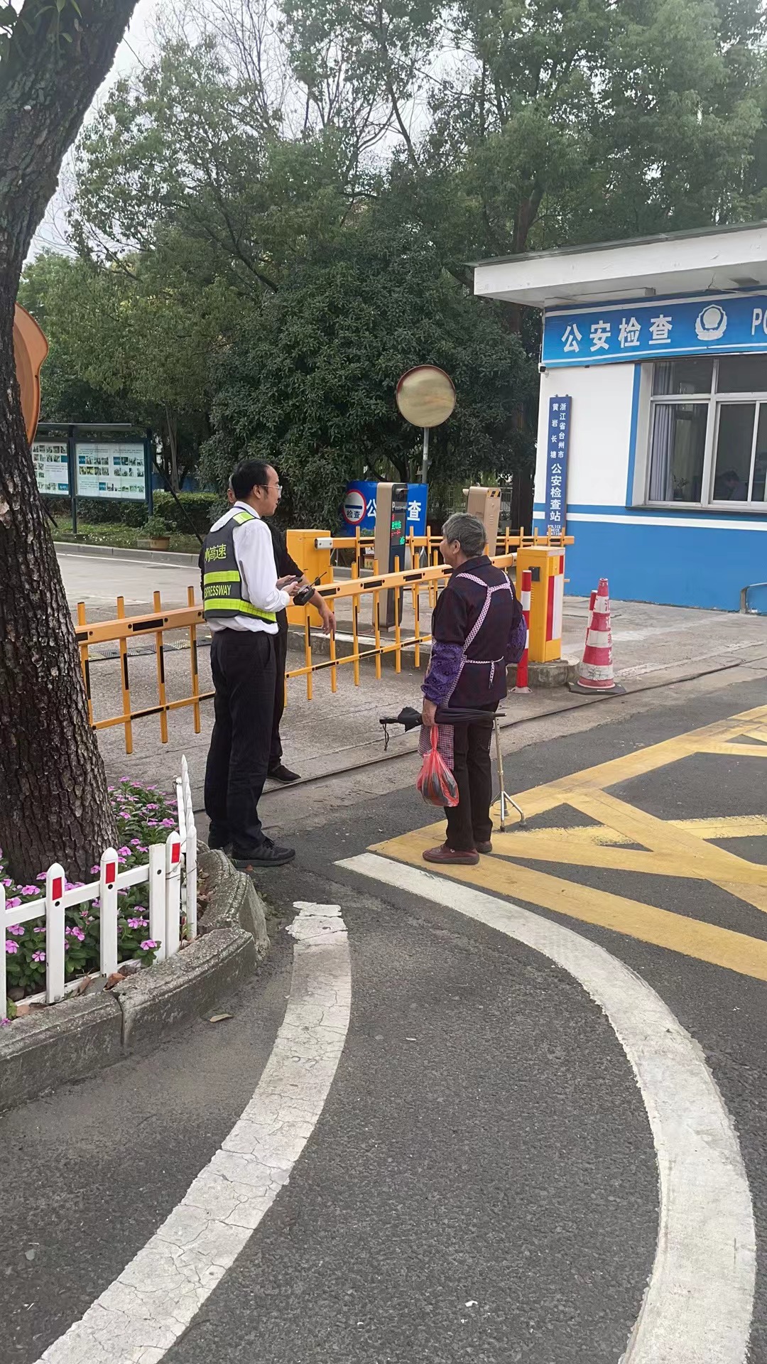 1697186916744180.jpg 鲍宏旭.jpg