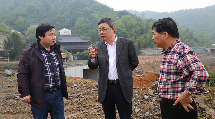 在104国道跨高速公路主线施工现场.JPG