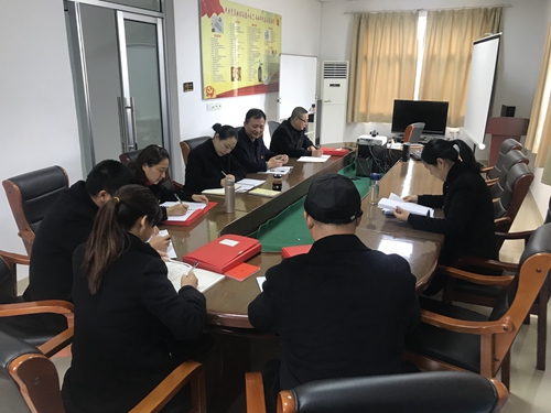 20181212 临海南收费所党支部组织学习《中国共产党支部工作条例(试行)》 徐苏苏摄_副本.jpg